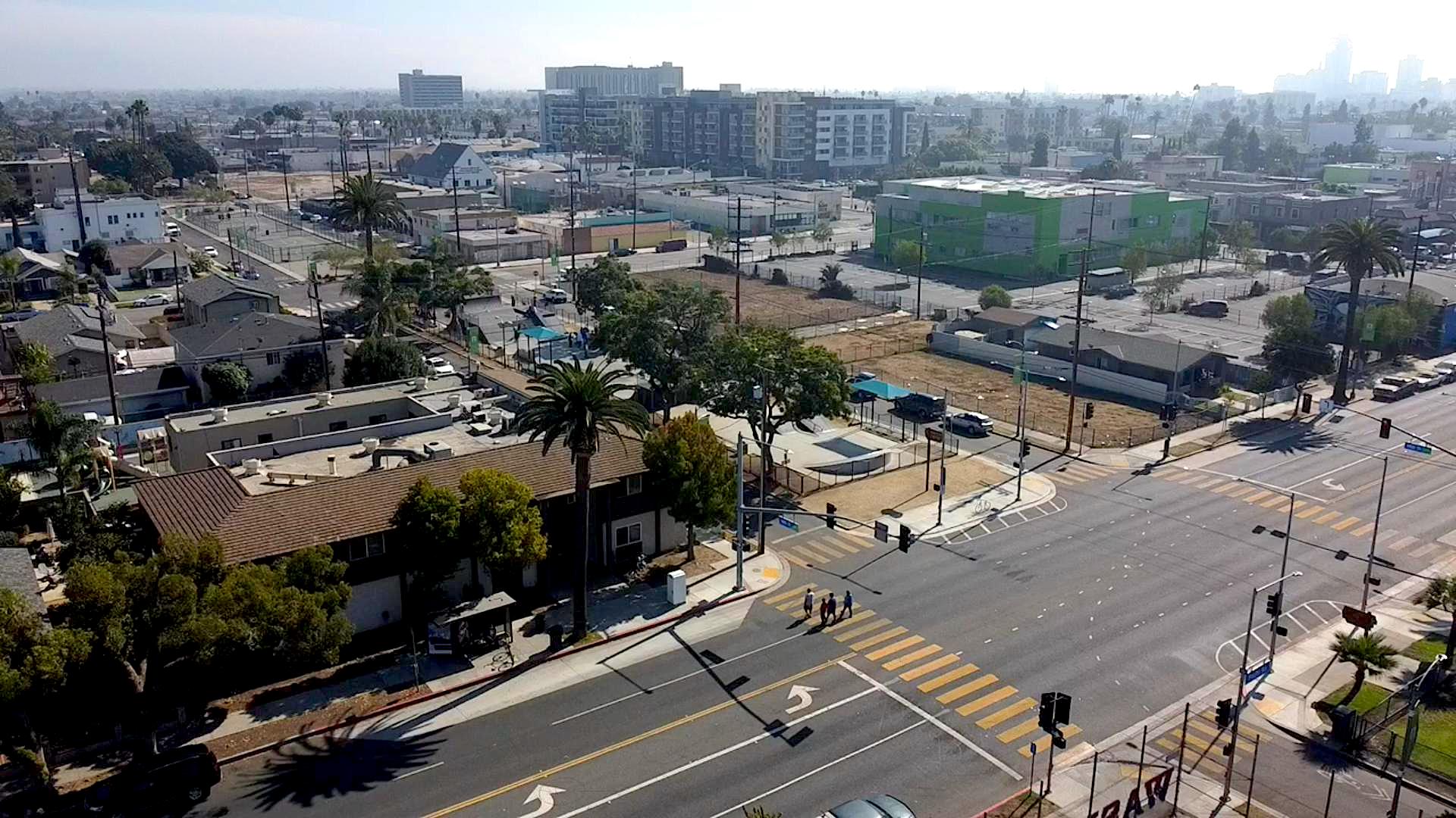 Film clip from a video by Prairieform's John Kamp on how to contribute to a virtual walking tour in the Washington Neighborhood of Long Beach.